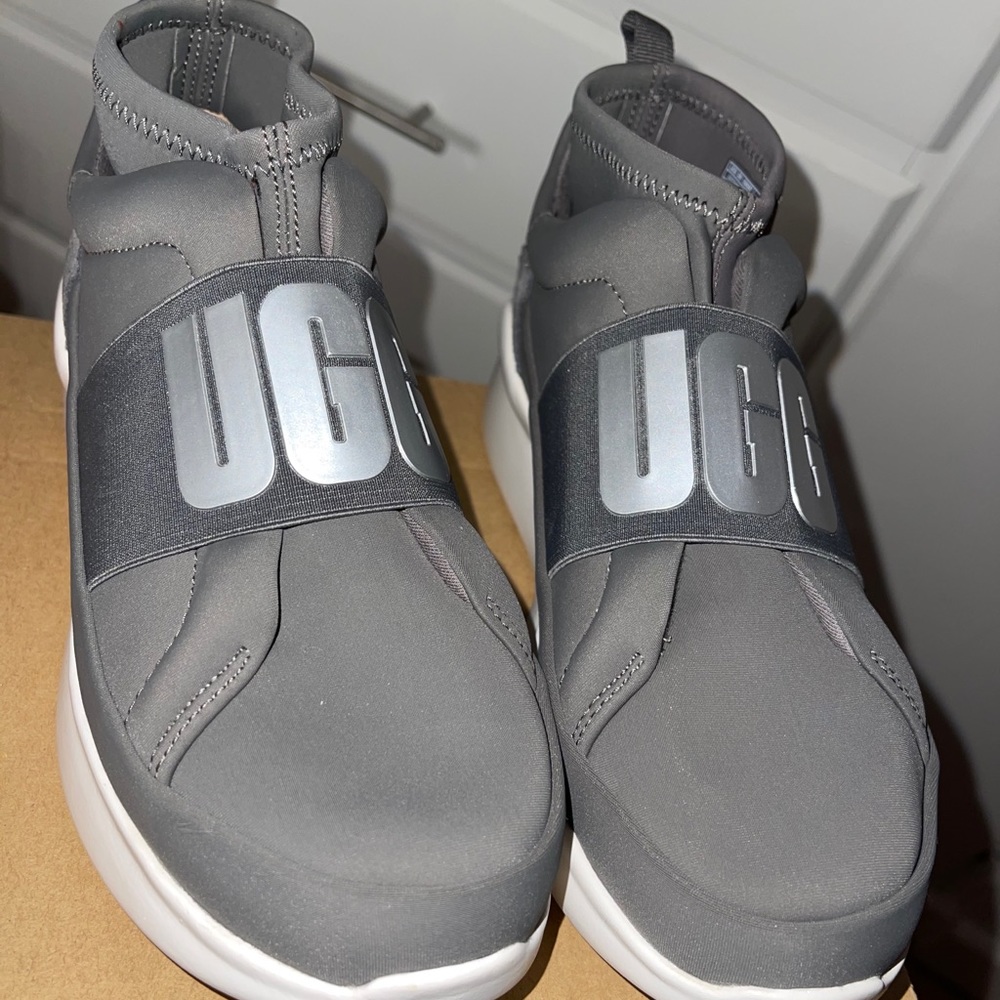 Grey ugg shoes - Picture 2 of 3